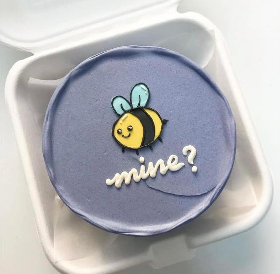 BEE mine? Bento Cake