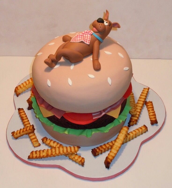 Scooby Doo on Burger &amp; Fries Cake