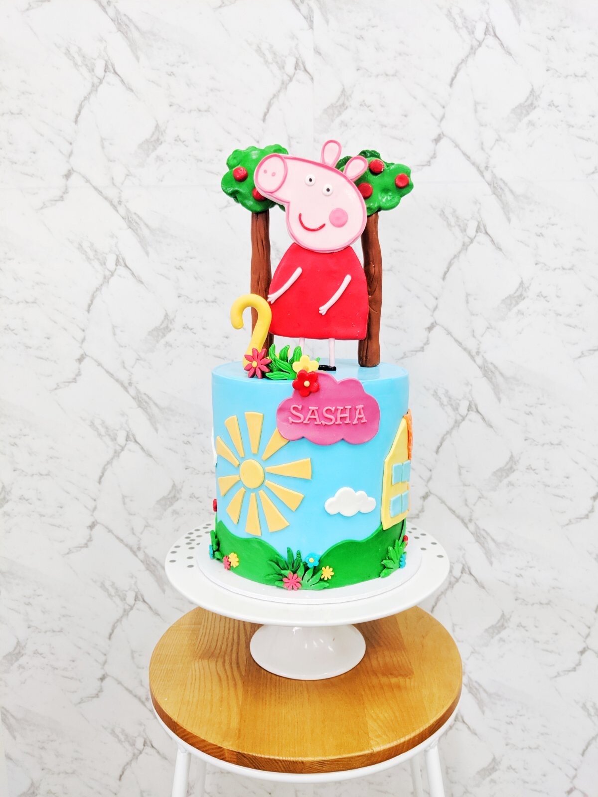 Peppa Pig &amp; Her House Birthday Cake